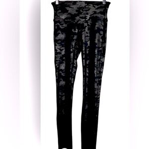 Spanx Look at Me Now Seamless Leggings Sz Small in Exc. Condition